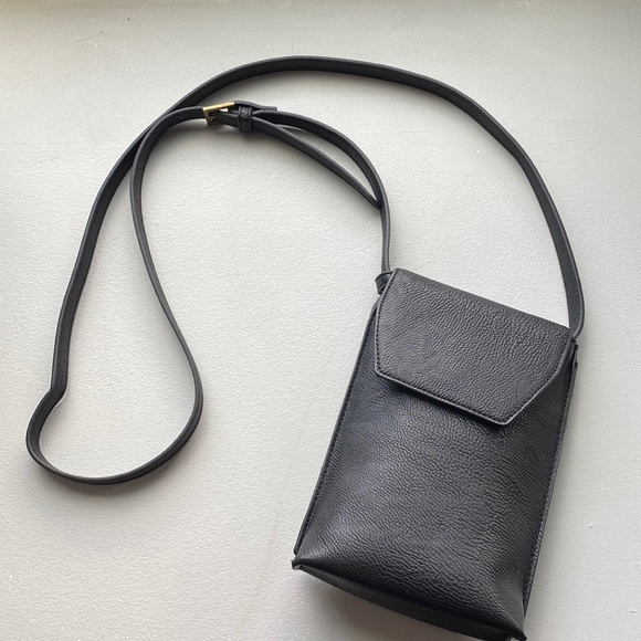 Universal Thread Handbags - Black Crossbody Bag